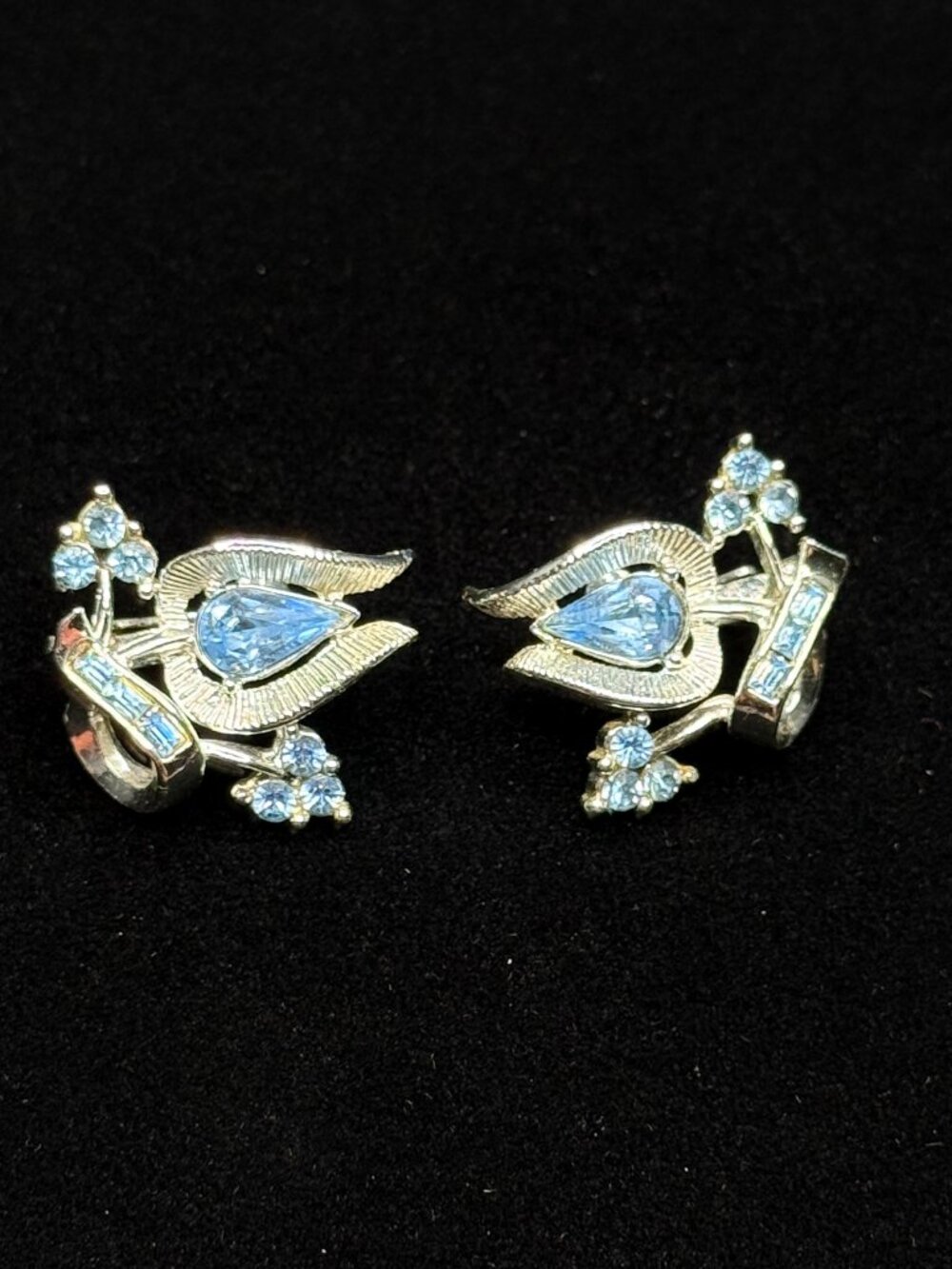VTG Coro Blue Rhinestone Floral Silver Tone Clip On Earrings Costume Jewelry